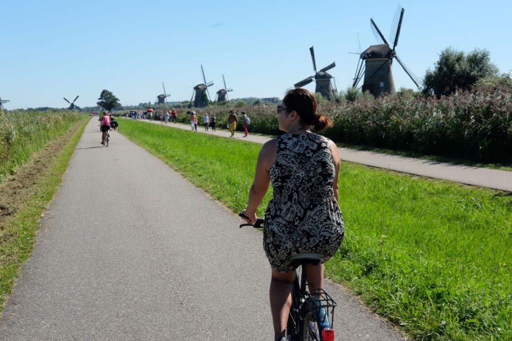 biking_in_kinderdijk_windmills011